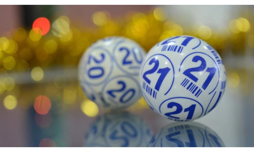 What triggers automatic prize credits in lottery accounts?
